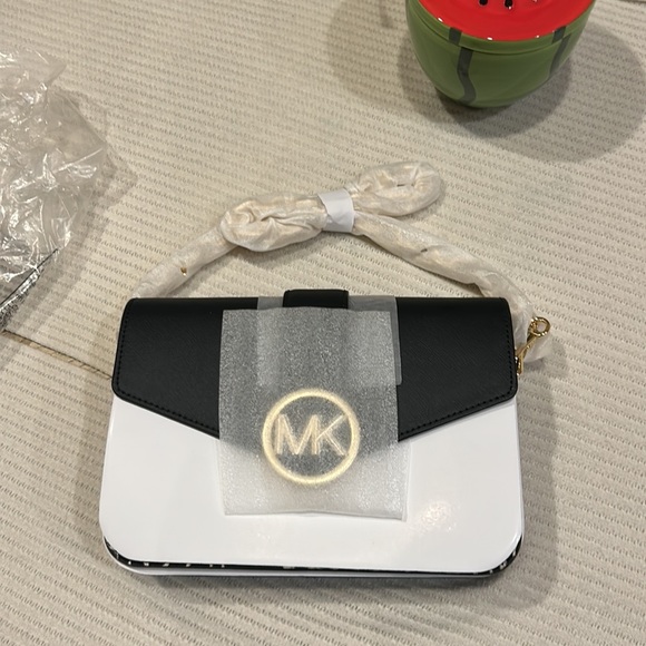 Michael Kors Carmen Medium Flap Chain Shoulder Crossbody Bag Black Haircalf - Picture 8 of 16